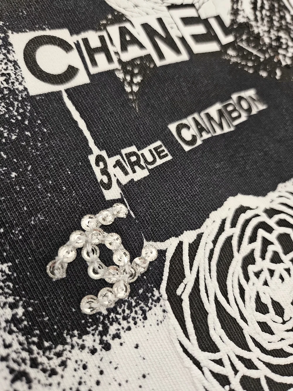 Chanel 2020 Graffiti Graphic Zip-Up Hoodie – White (Size XS) – NWT